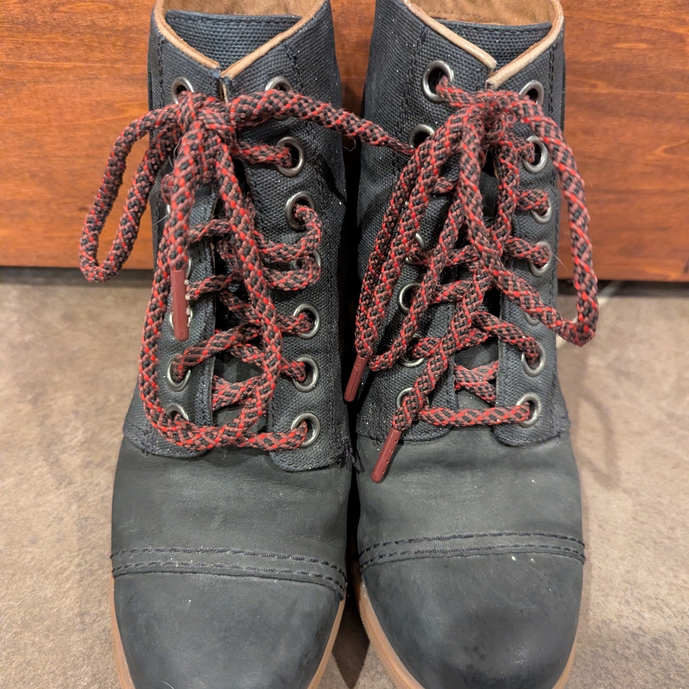 Sorel Women's Black and Tan Lace-Up Wedge Boots Size 7 - Picture 3 of 8